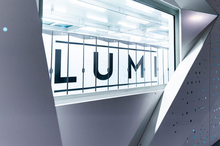 Supercomputer Lumi