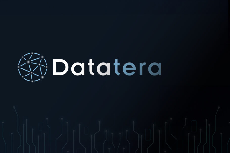 Datatera logo. Taustalla datapisteitä. EU-logo.