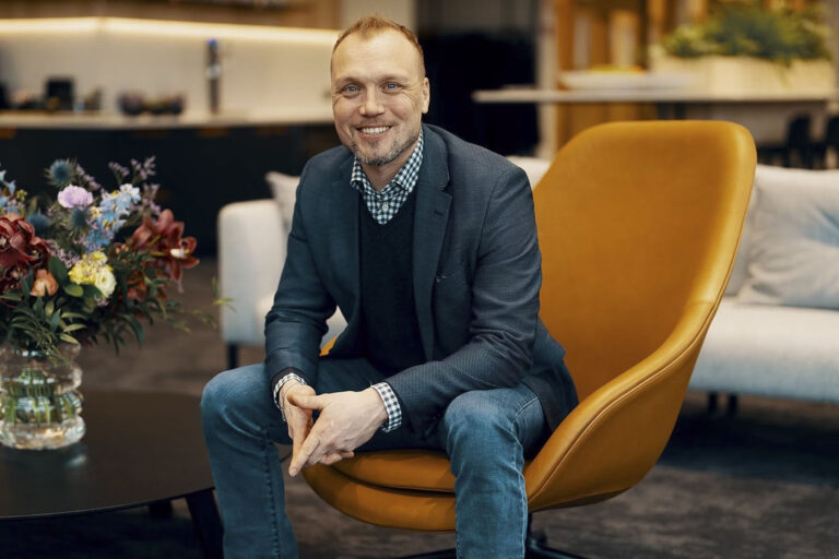 Artti Aurasmaa, Staria