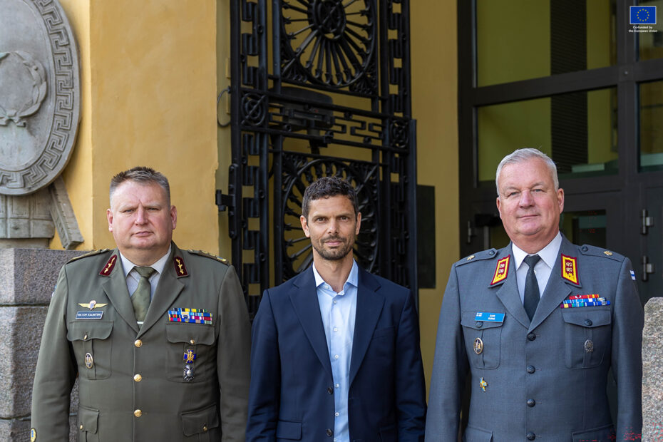 Major General Viktor Kalnitski, Deputy Commander of the Estonian Defence Forces, Peter Sarlin, the CEO of the NestAI, and Major General Sami Nurmi, Deputy Chief of Staff, Strategy at the Defence Command Finland. Photo by Finnish Defence Forces.