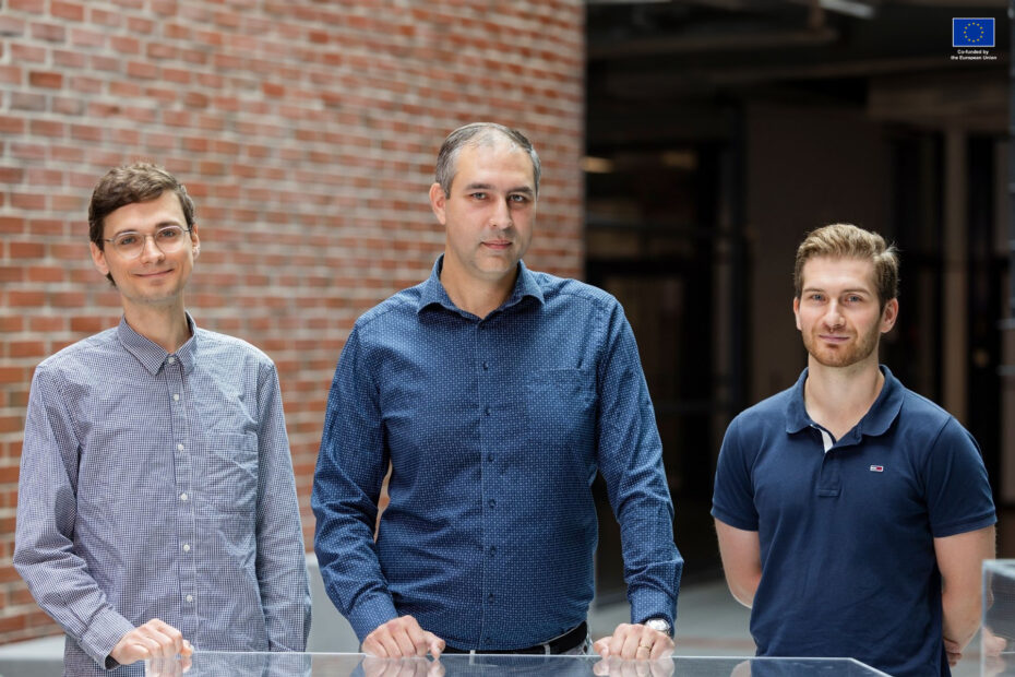 3 founders of S-transistors. Photo by S-transistors.
