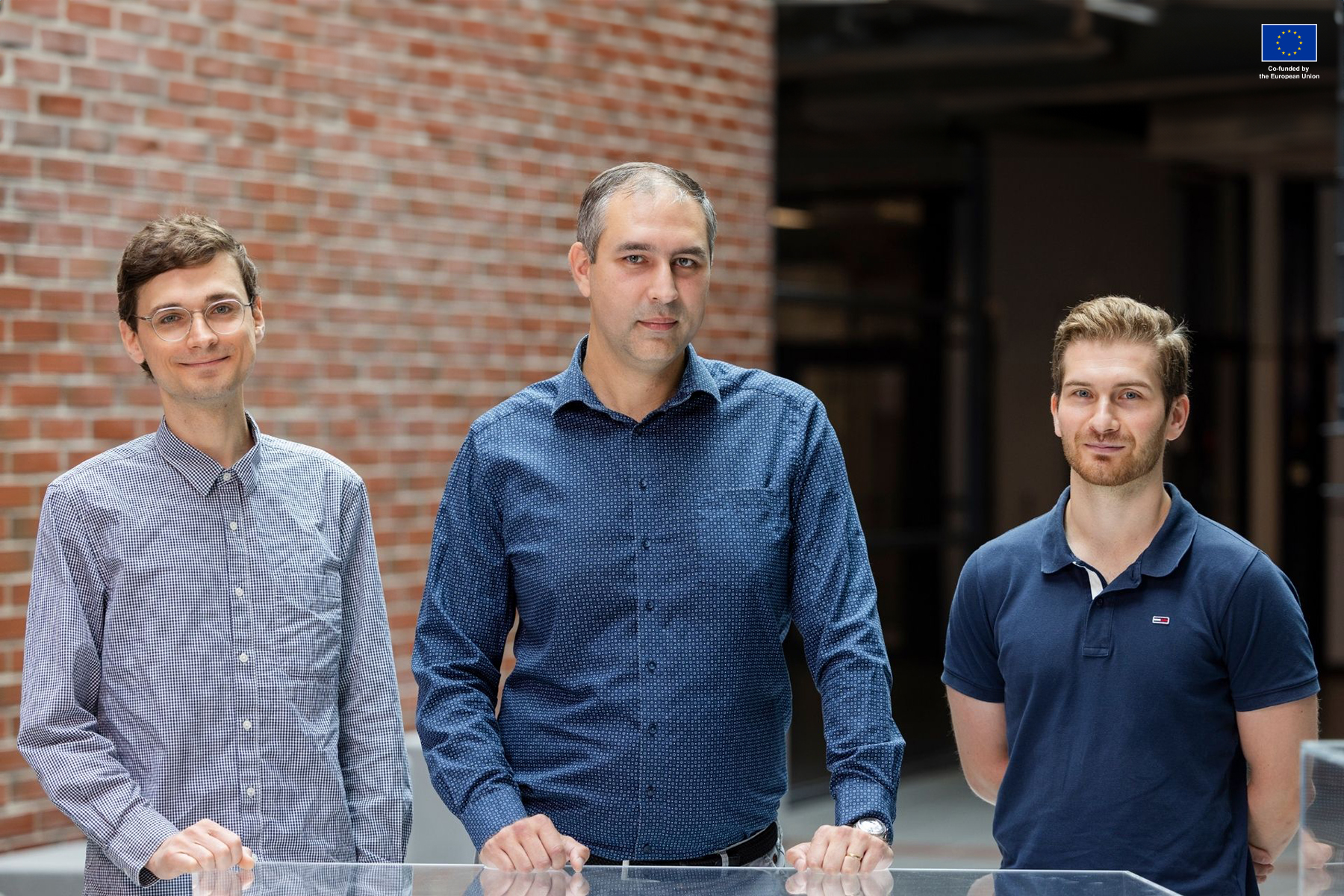 3 founders of S-transistors. Photo by S-transistors.